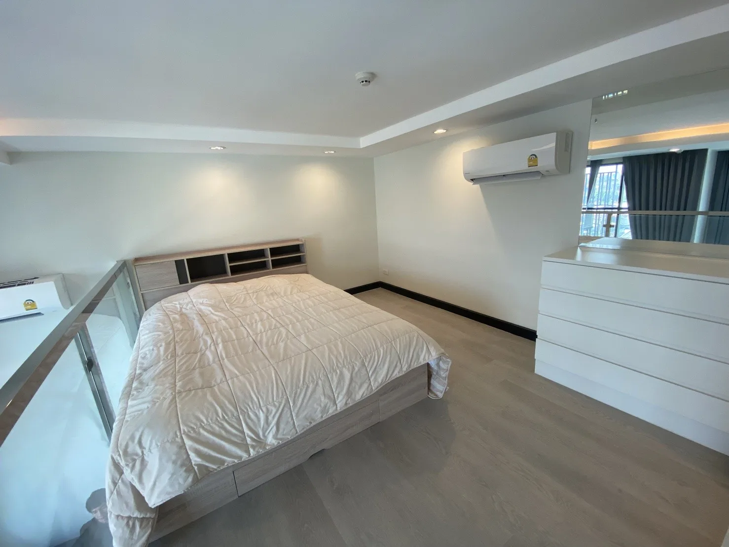 Property photos for Thames Residence