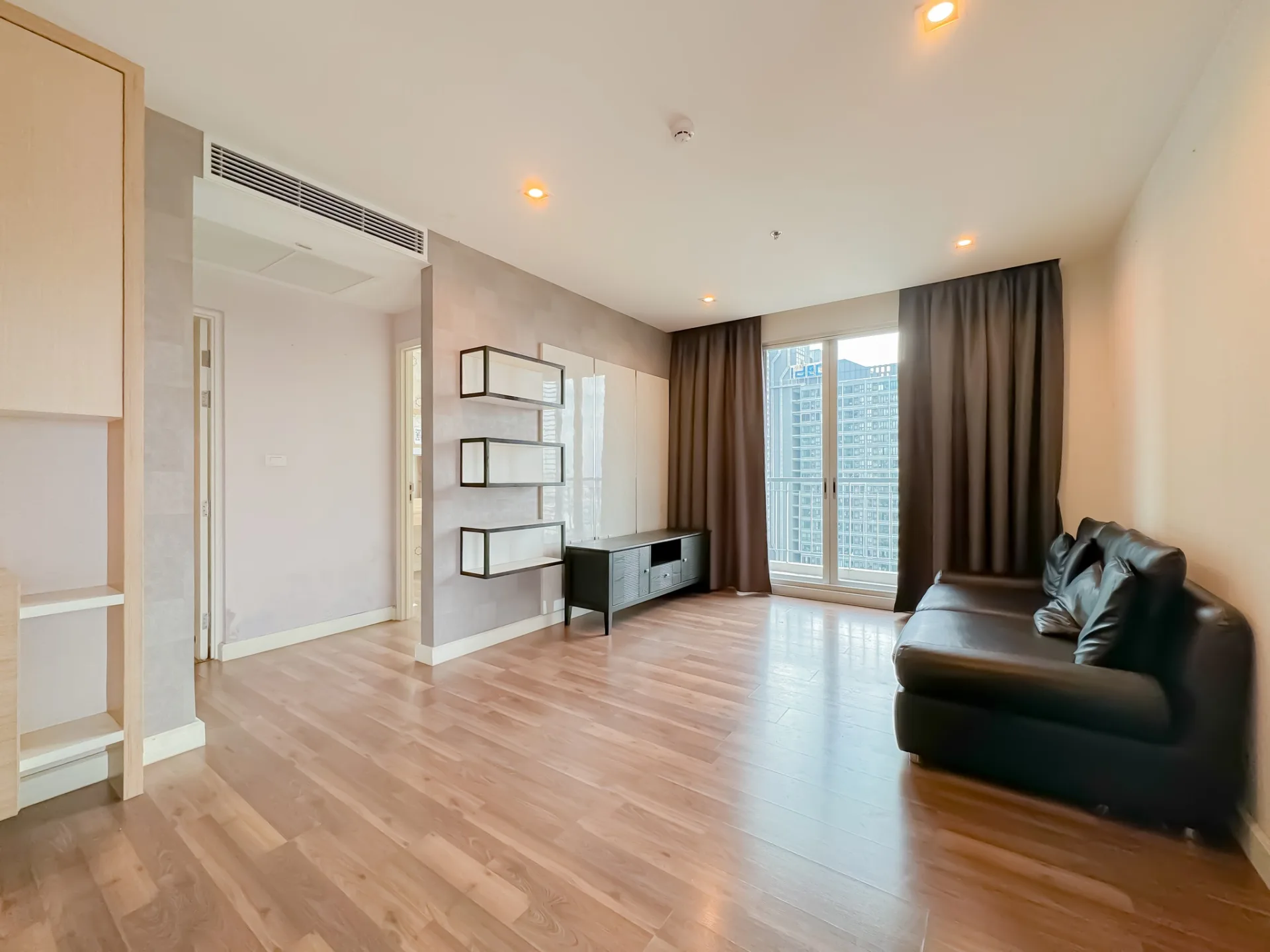 Property photos for The Room Sathorn - Taksin