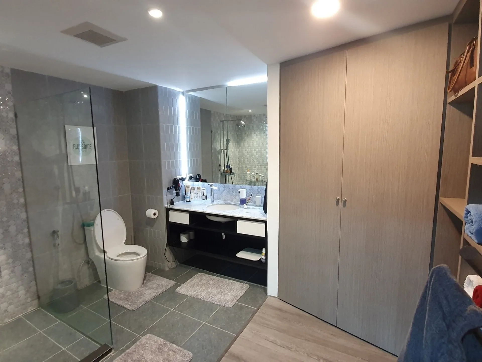 Property photos for Royal Nine Residence