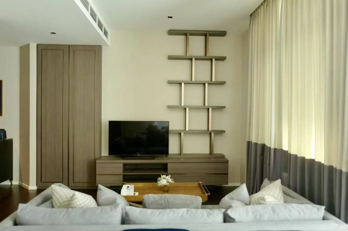 Property photos for The Diplomat 39