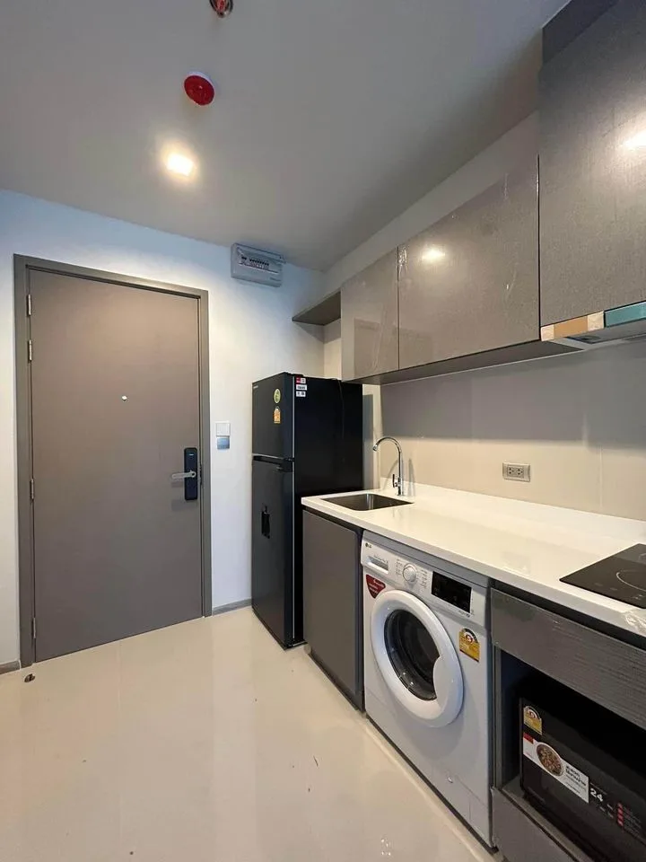 Property photos for Life Asoke Hype