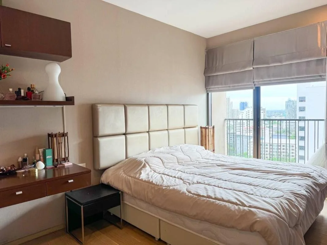 Property photos for Noble Refine