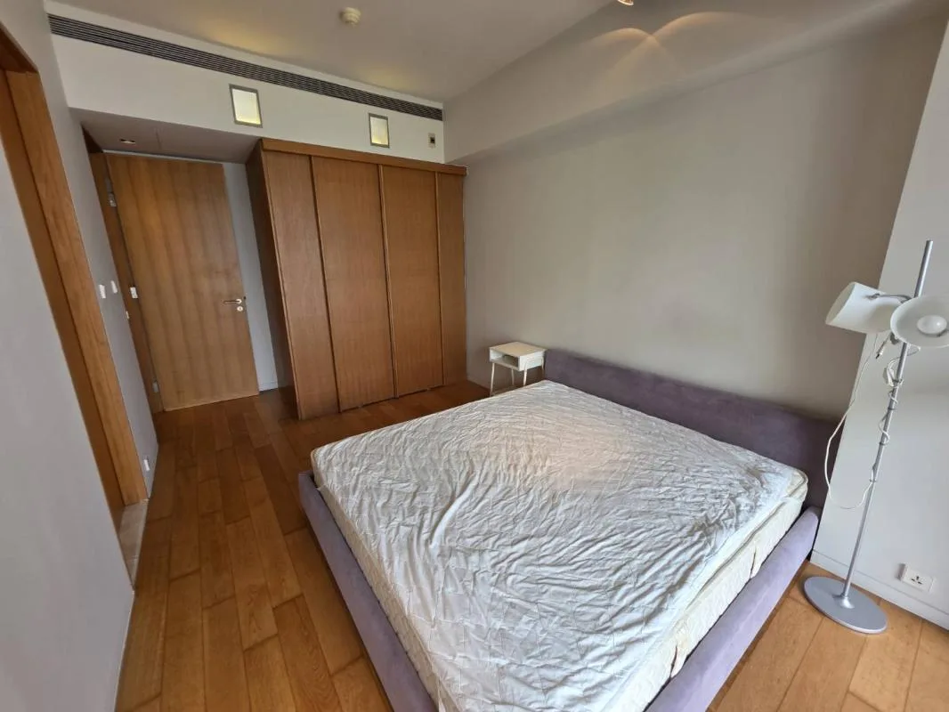Property photos for The Met