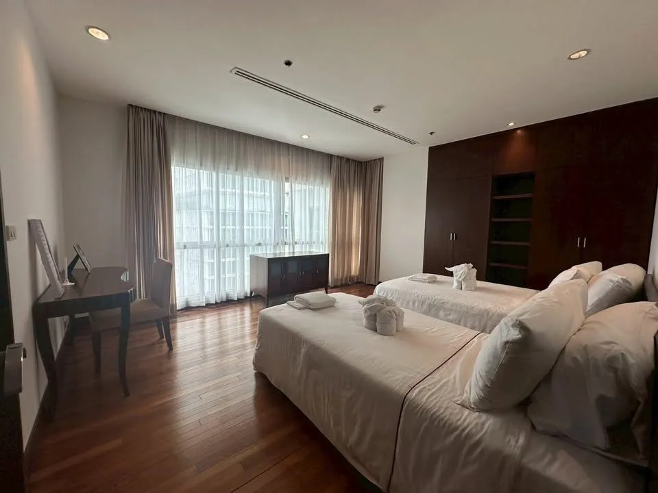 Property photos for Royal Residence Park