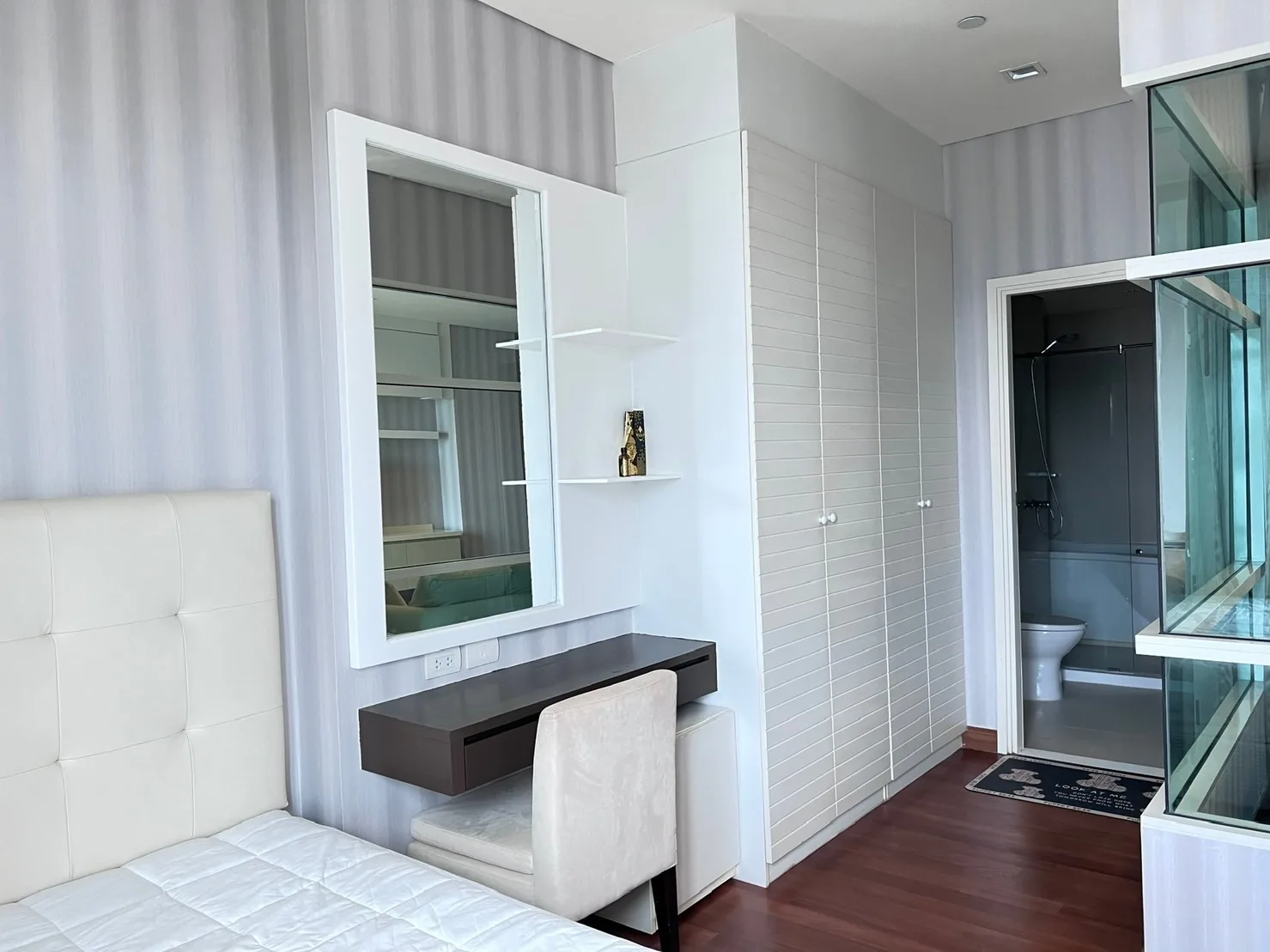 Property photos for Ivy Thonglor