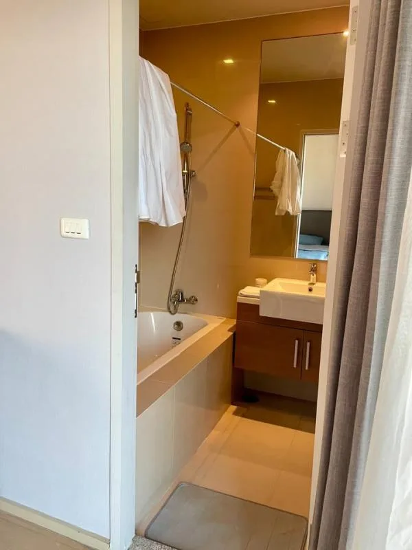 Property photos for Noble Refine