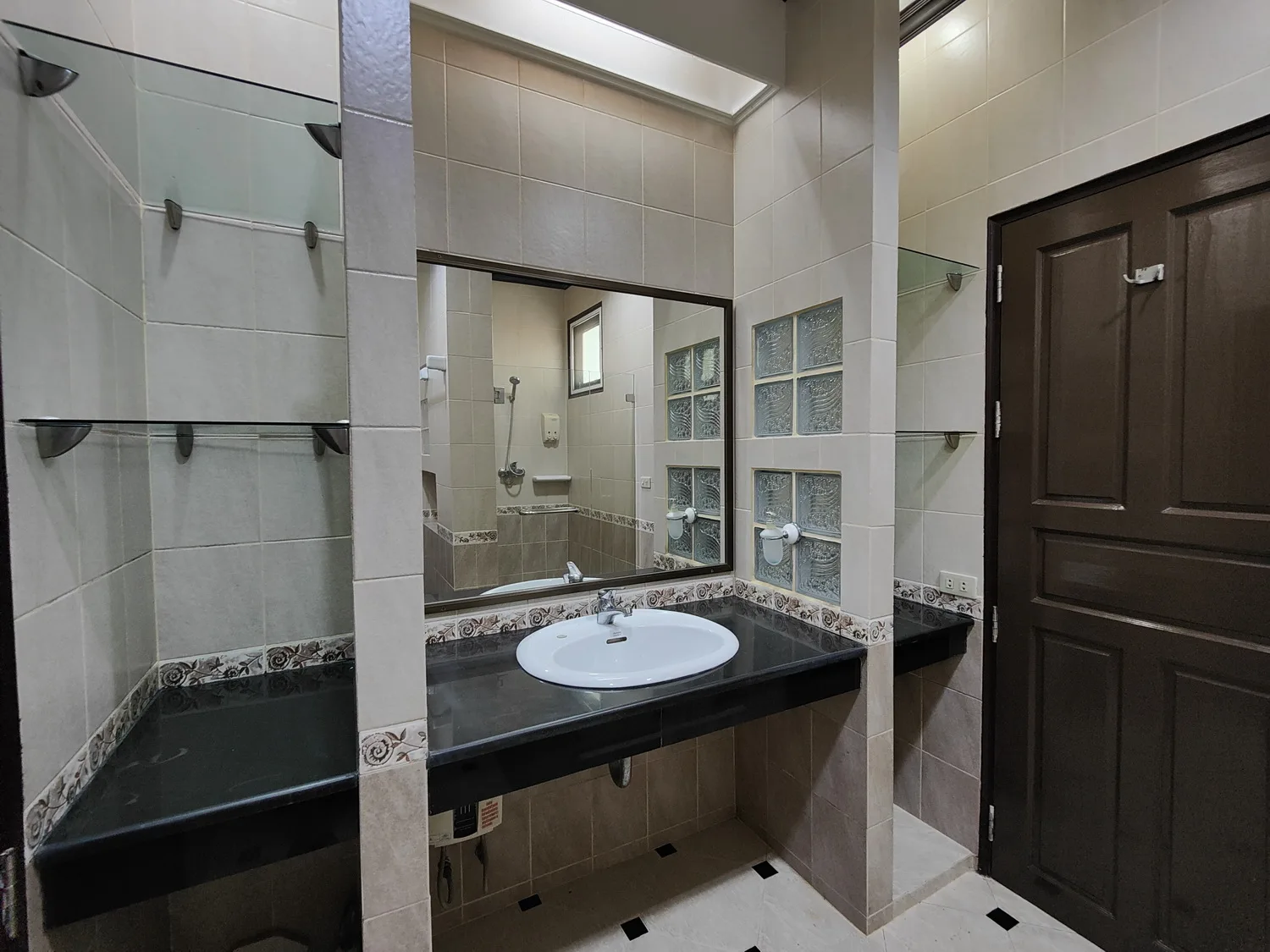 Property photos for Single House Charoen Mit 25