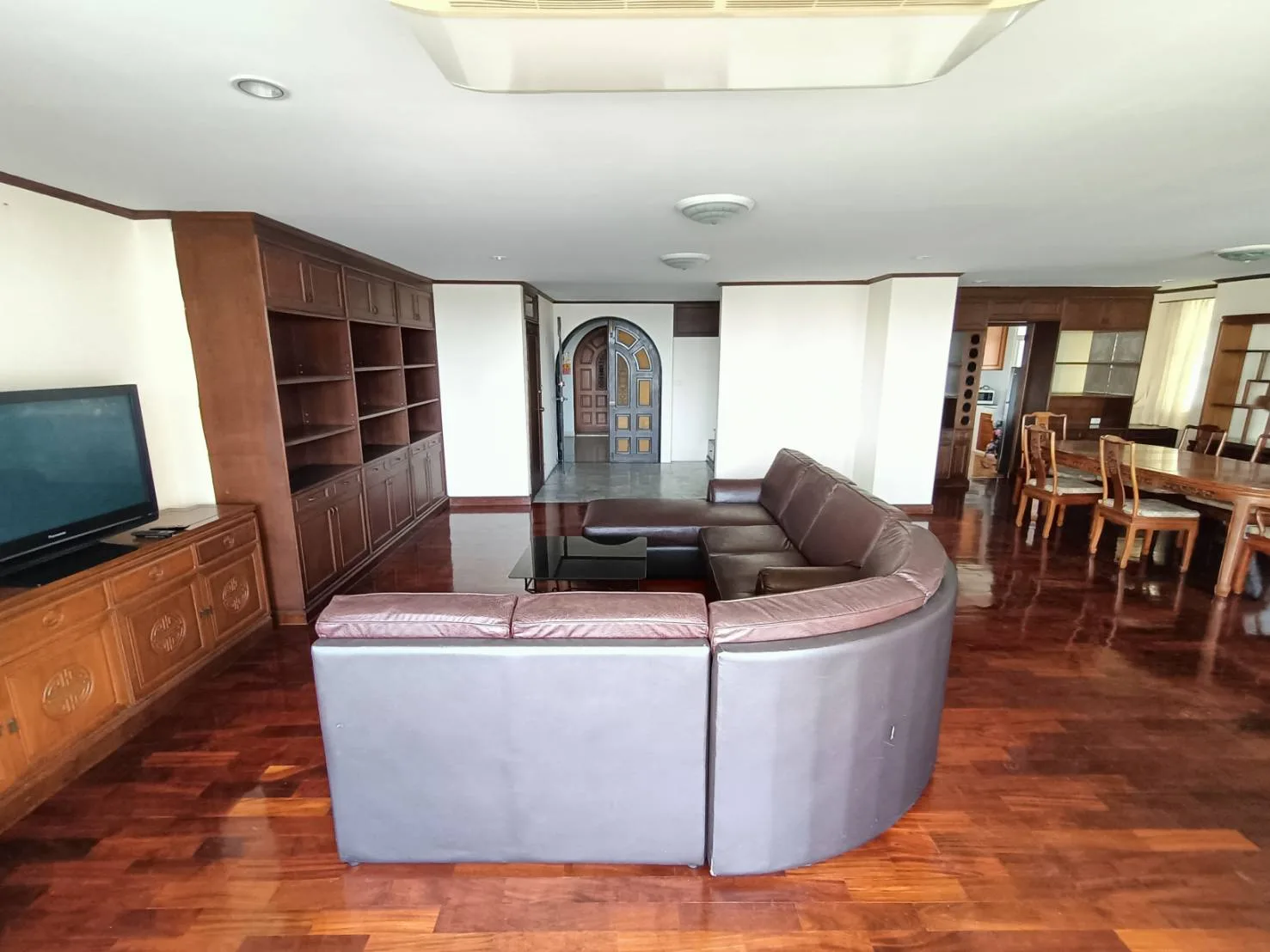 Property photos for Tongtip Mansion