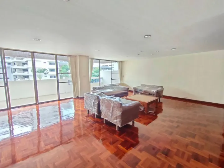 Property photos for Sriratana Mansion 1
