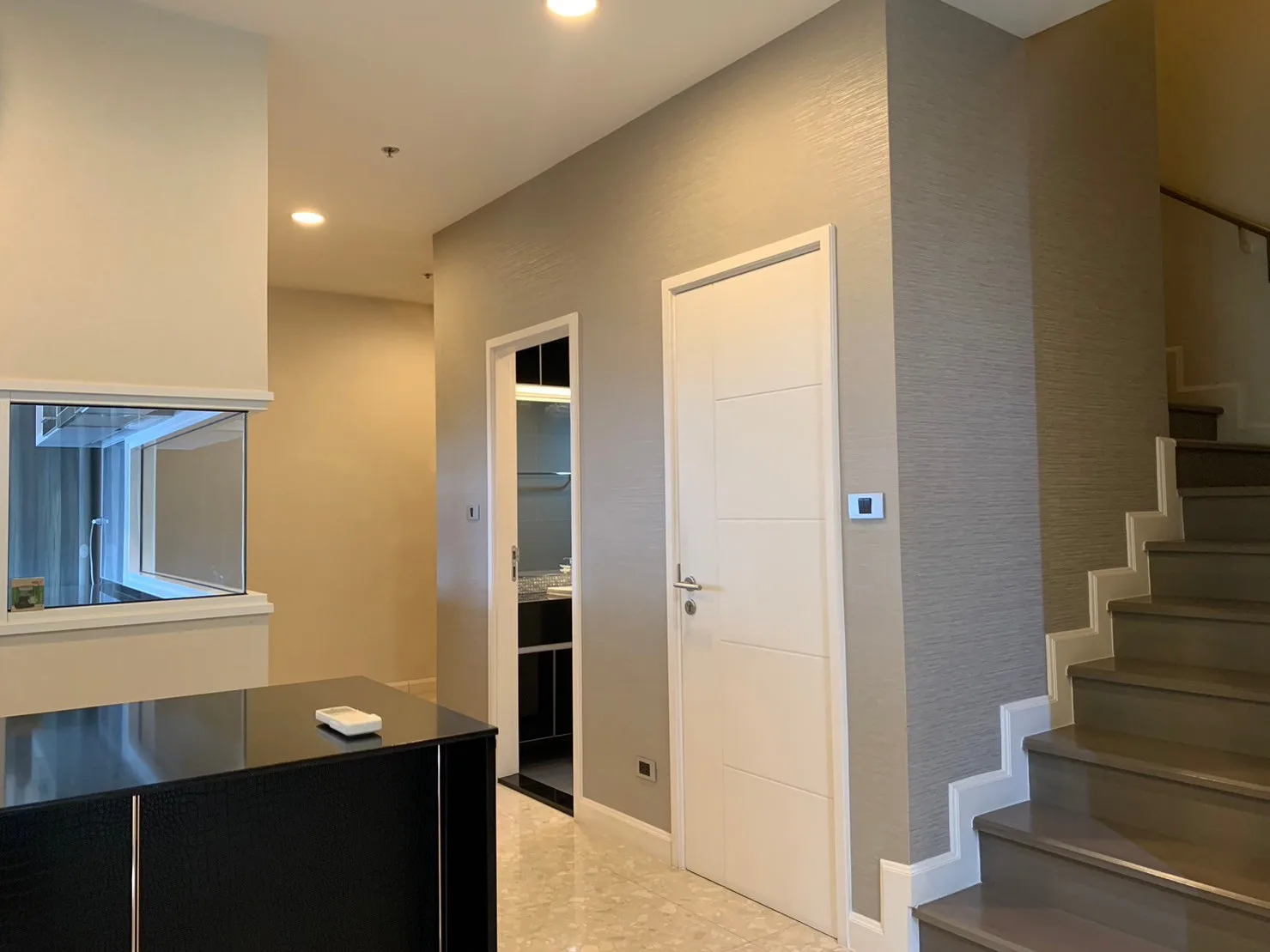 Property photos for The Crest Sukhumvit 34