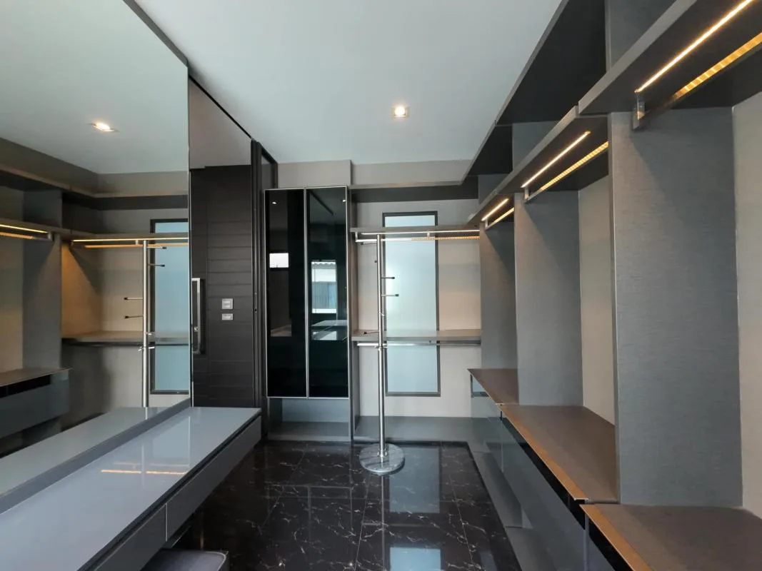 Property photos for The Landmark Ekamai-ramindra