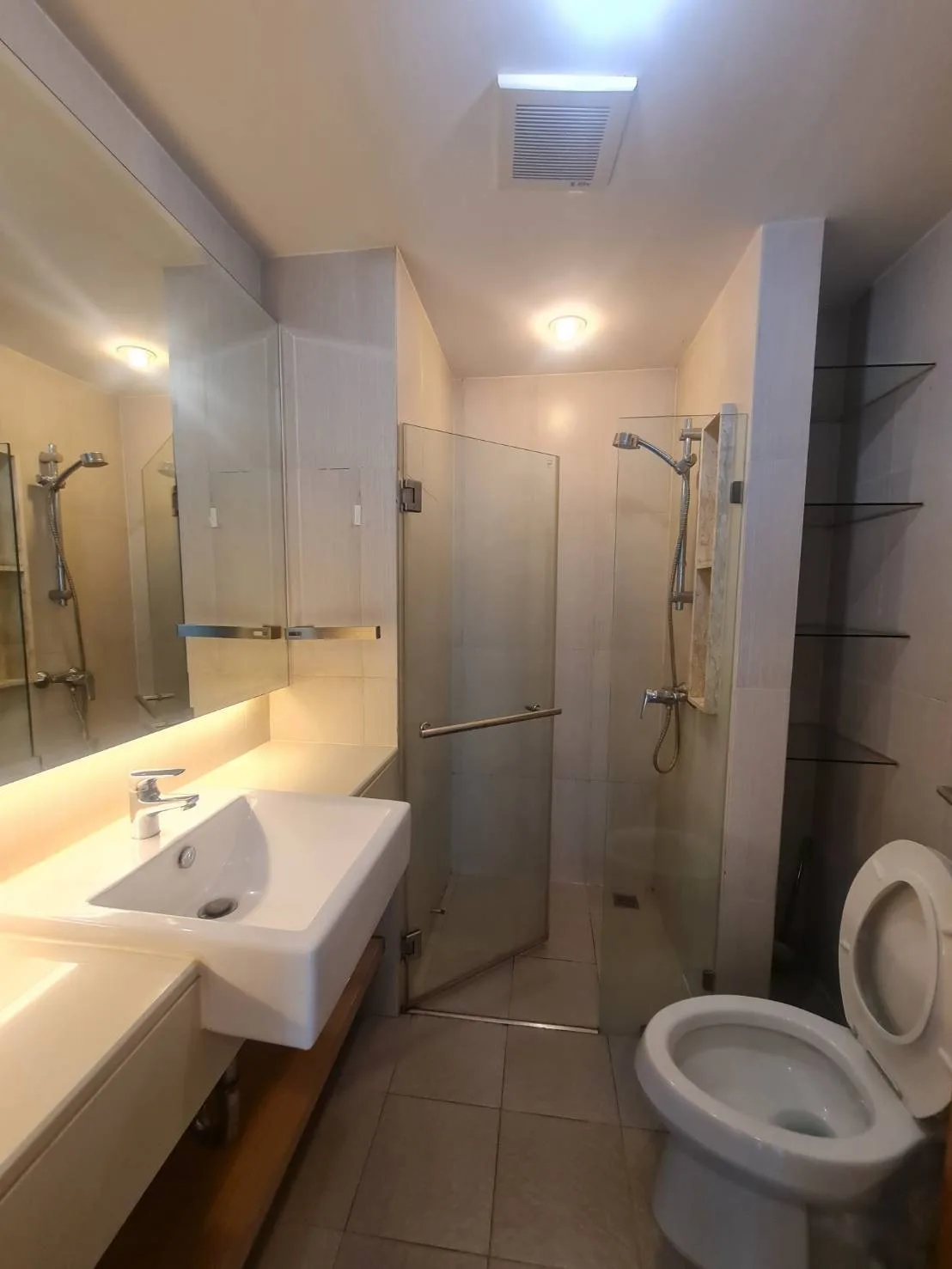 Property photos for Zenith Place Sukhumvit 42