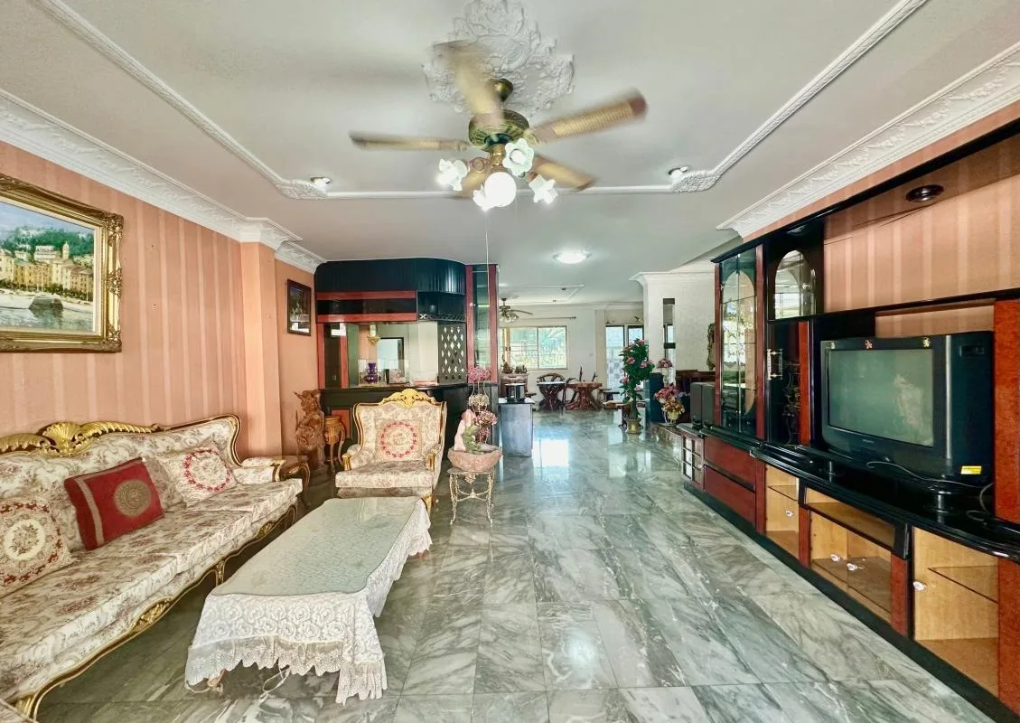 Property photos for Single House 4/109