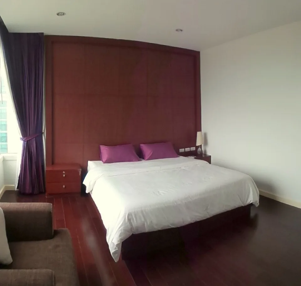 Property photos for MANHATTAN CHIDLOM
