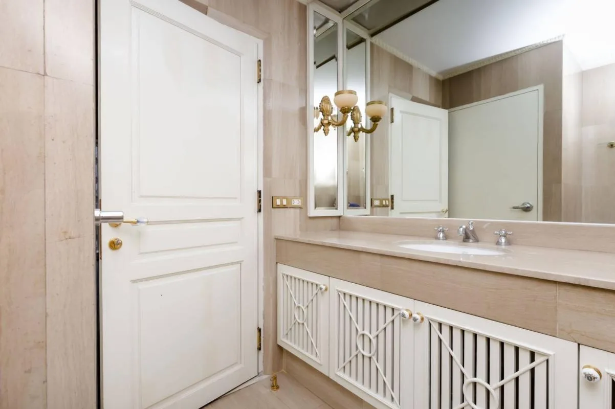 Property photos for Langsuan Ville