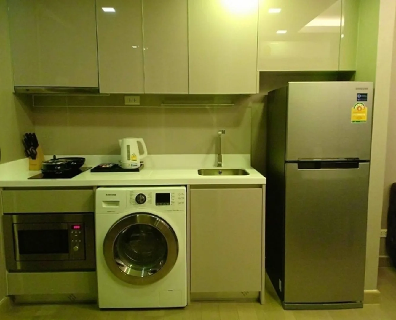 Property photos for Dazzle Sukhumvit 7