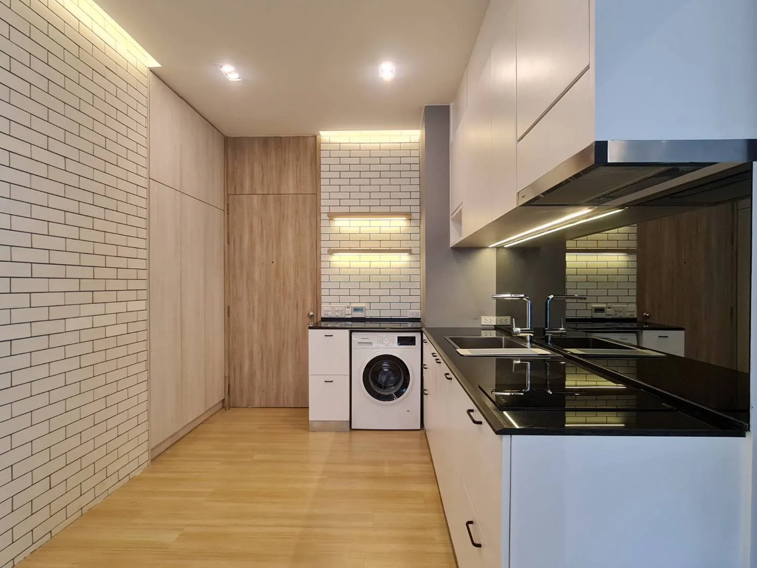 Property photos for Baan Sathorn Chaopraya