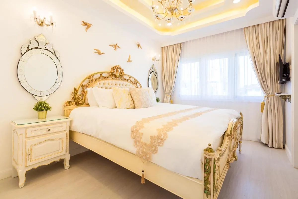 Property photos for The Luna Sabaispace
