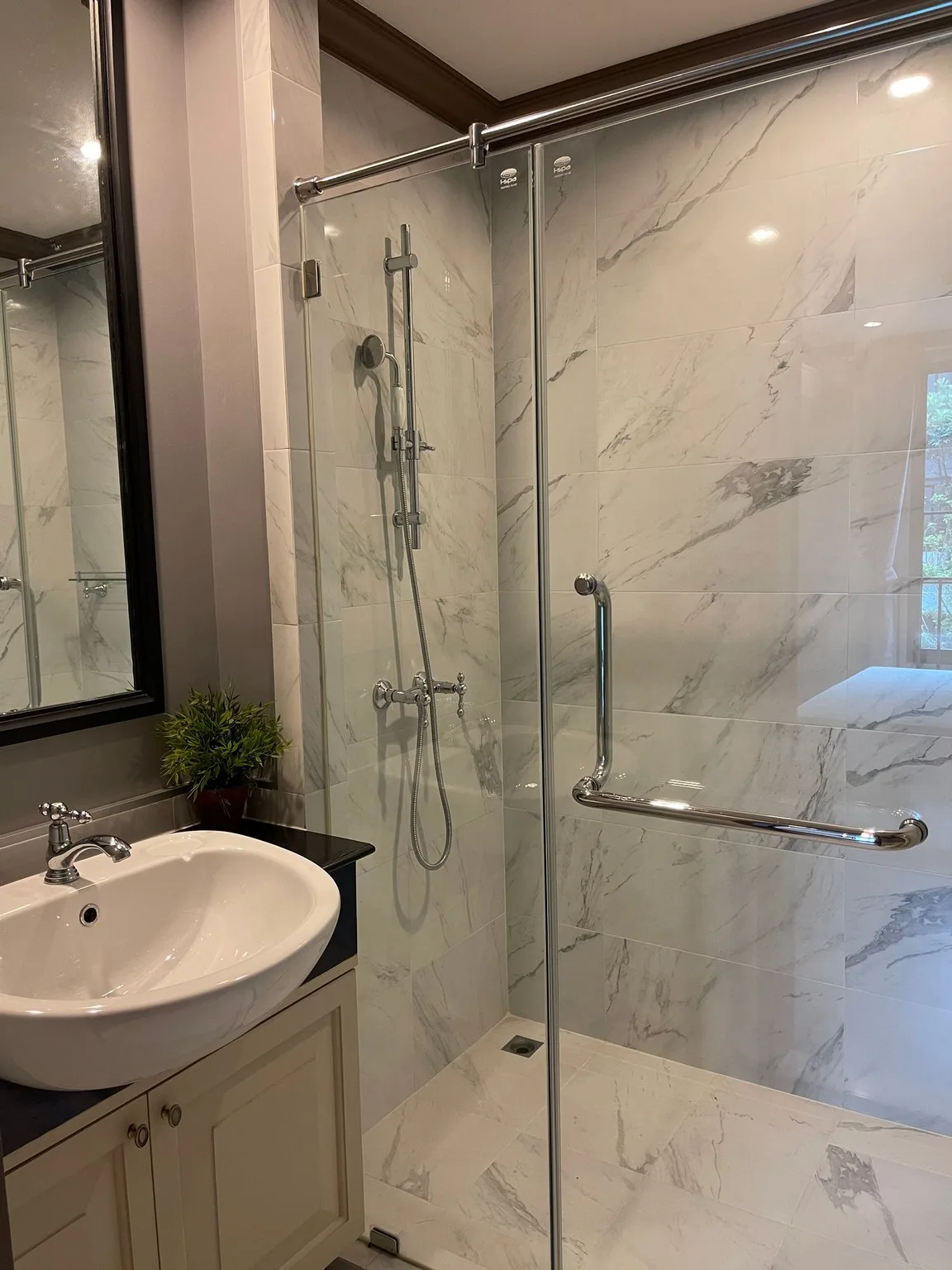 Property photos for The Reserve - Kasemsan 3