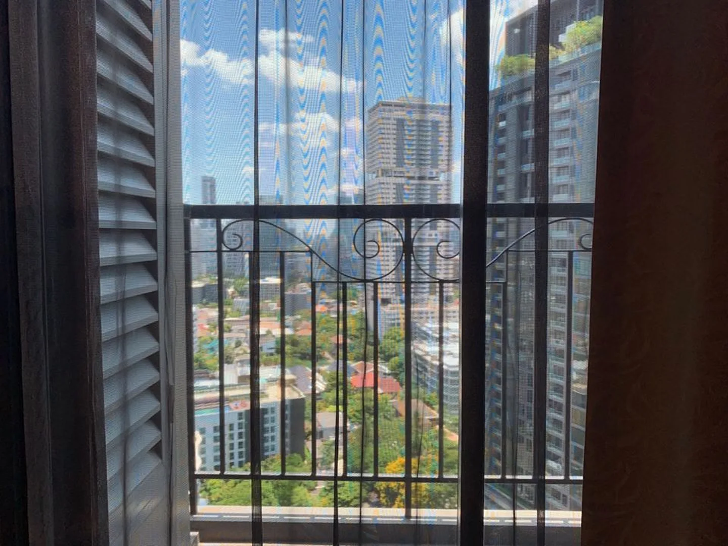 Property photos for The Crest Sukhumvit 34