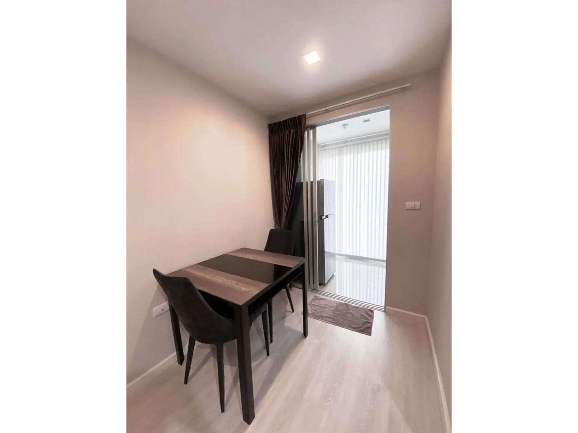 Property photos for Metro Luxe Rama 4