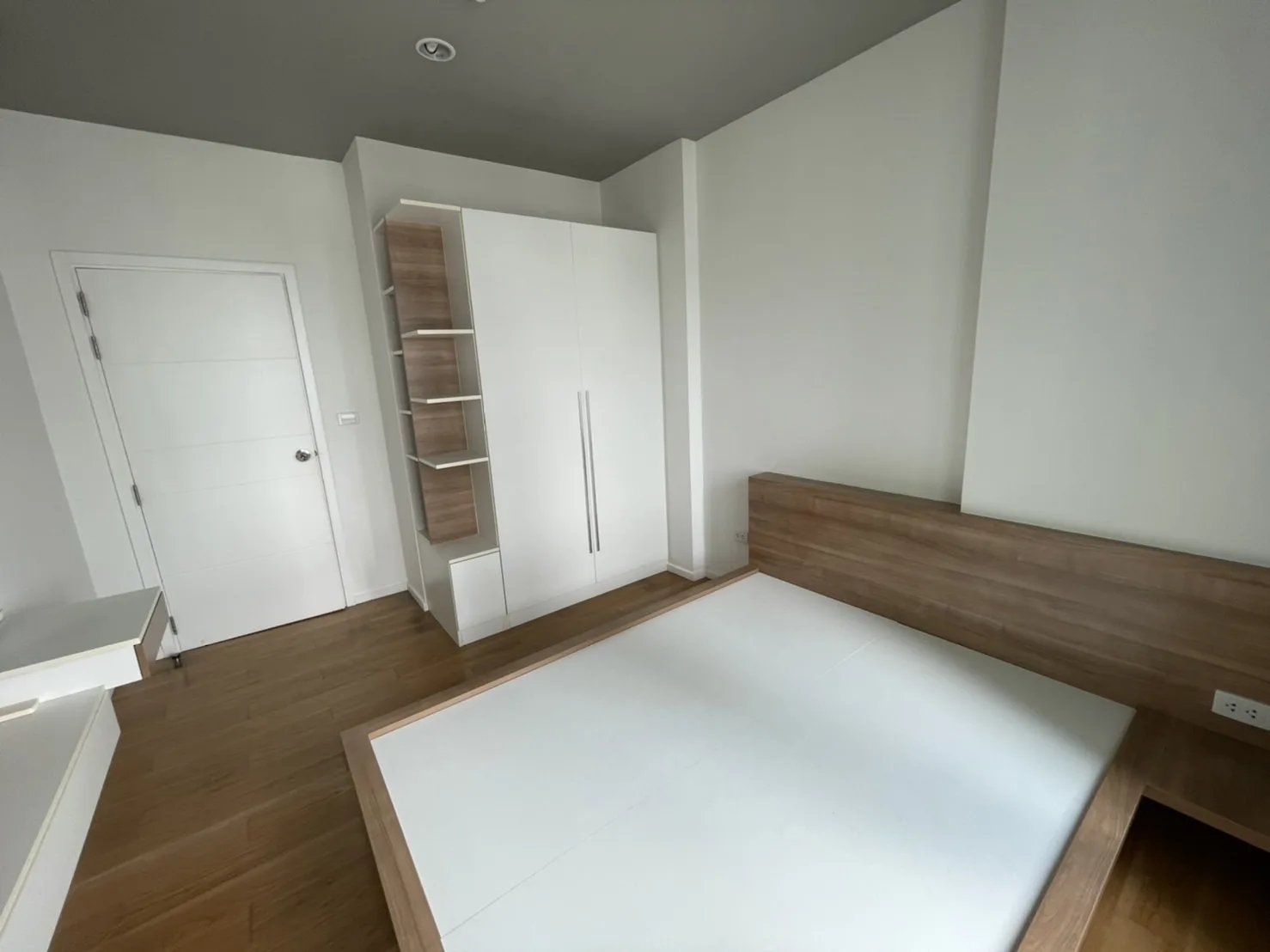 Property photos for Blocs 77