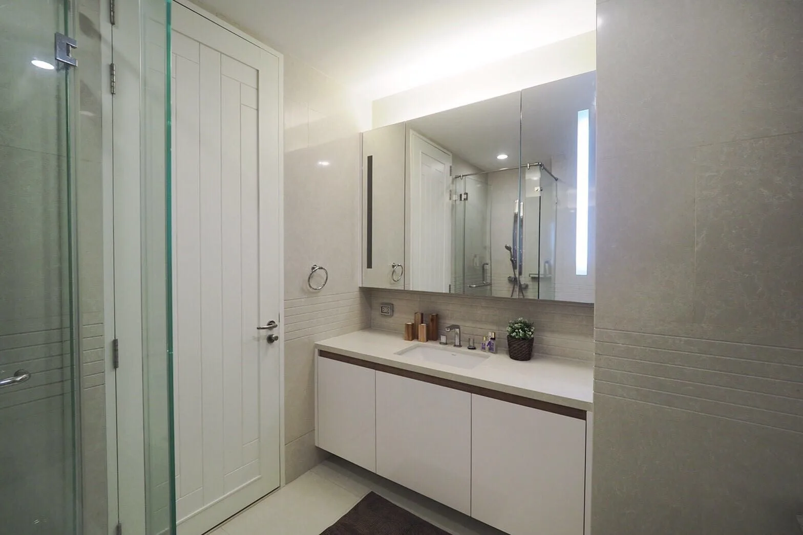 Property photos for Q Langsuan