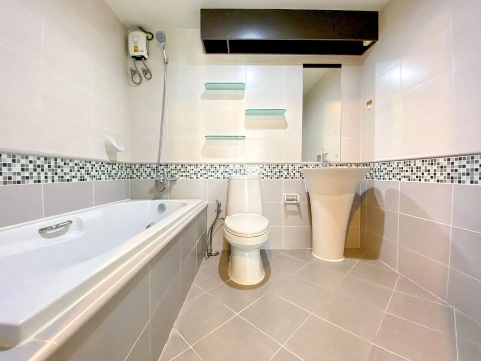 Property photos for The Waterford Sukhumvit 50 Onnut