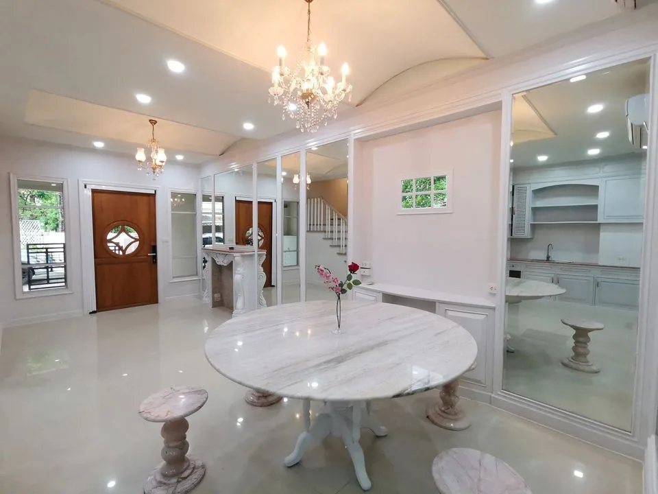 Property photos for Banklangkrung Grande Vienna Rama 3