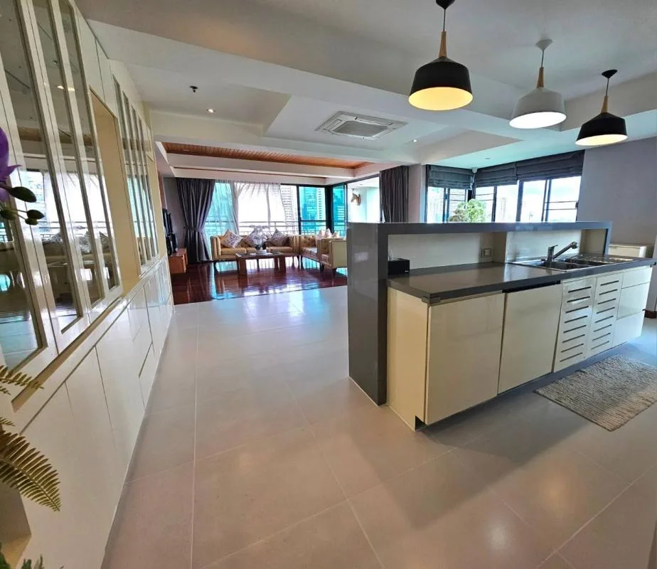 Property photos for Lake Green