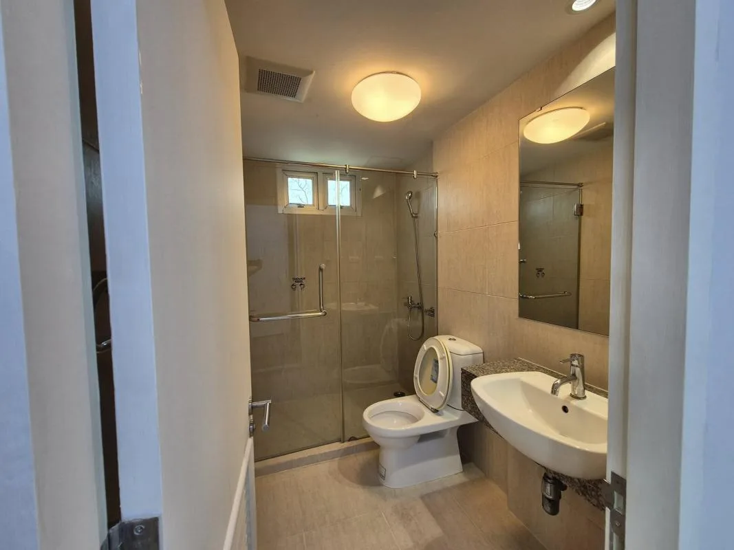 Property photos for The Clover Thonglor