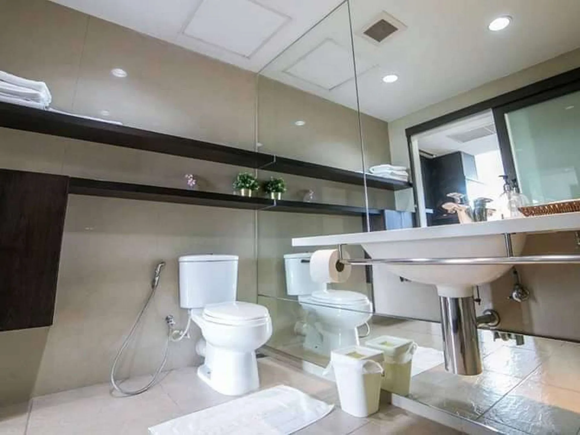 Property photos for Baan Sathorn Chaopraya
