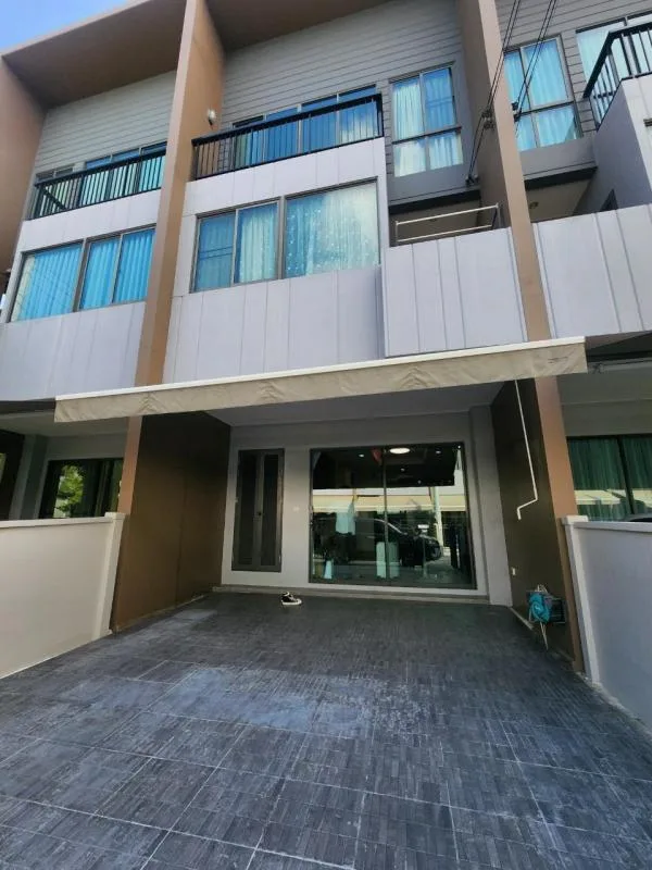 Property photos for Baan Klang Muang Rama 9