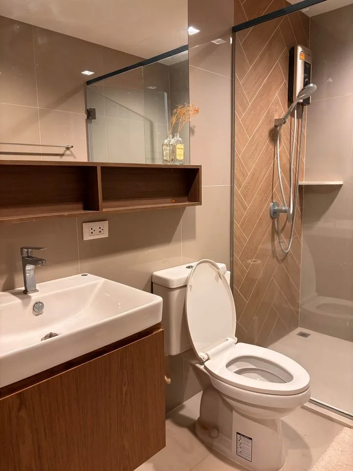 Property photos for THE LINE Phahonyothin Park