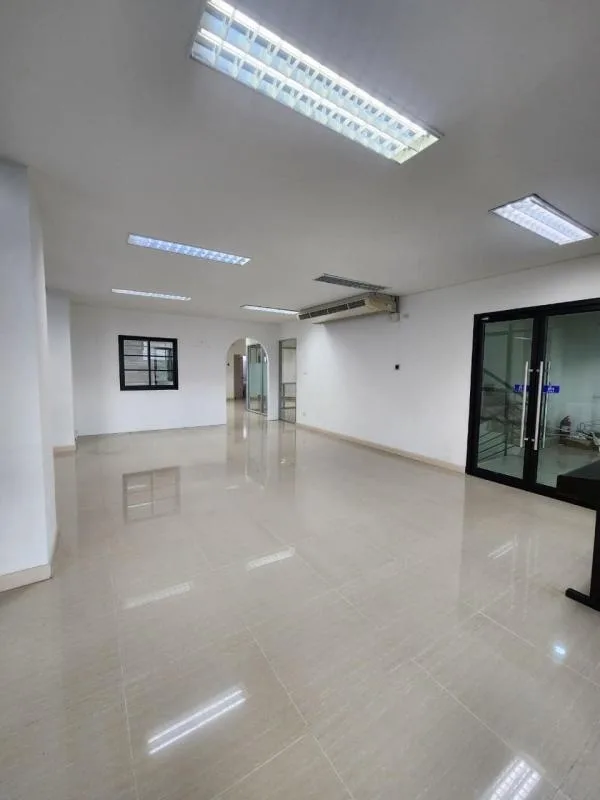 Property photos for Mahatun Building Rama 3