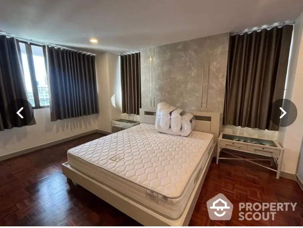 Property photos for Tongtip Mansion