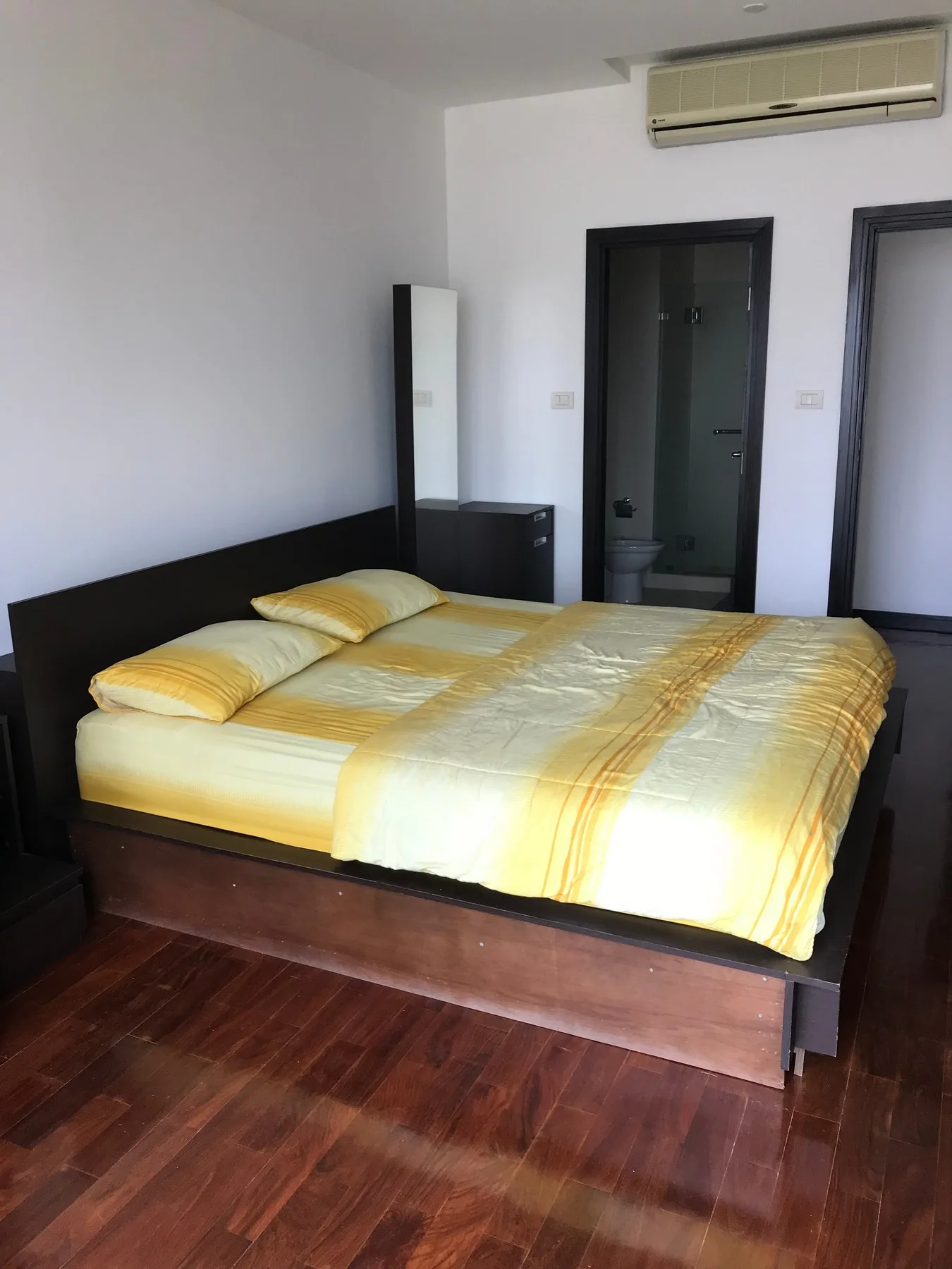 Property photos for Wilshire