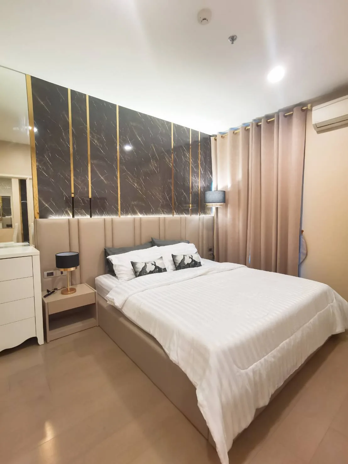 Property photos for The Crest Sukhumvit 34