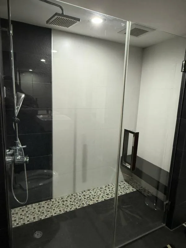 Property photos for State Tower
