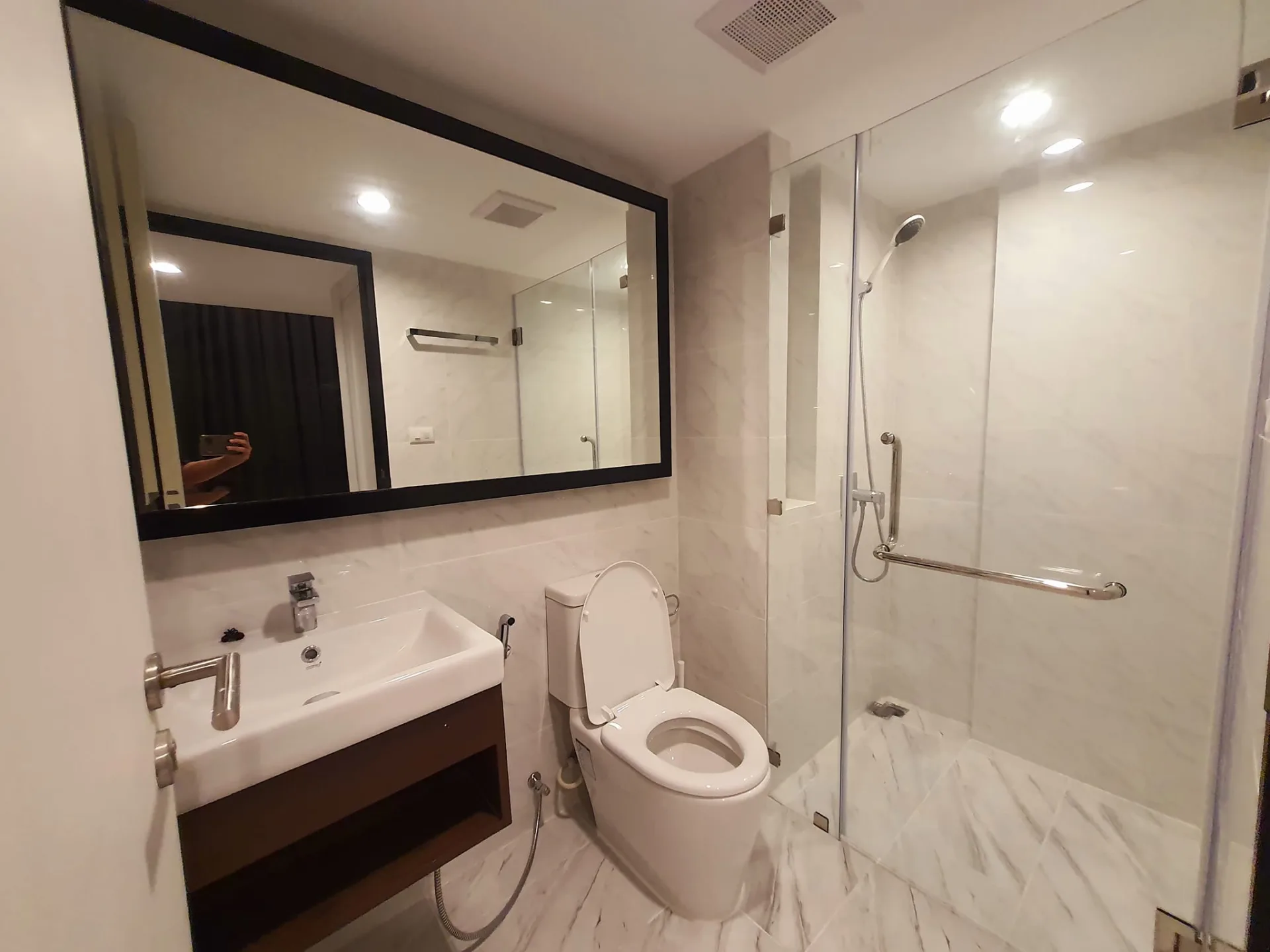 Property photos for Thames Residence