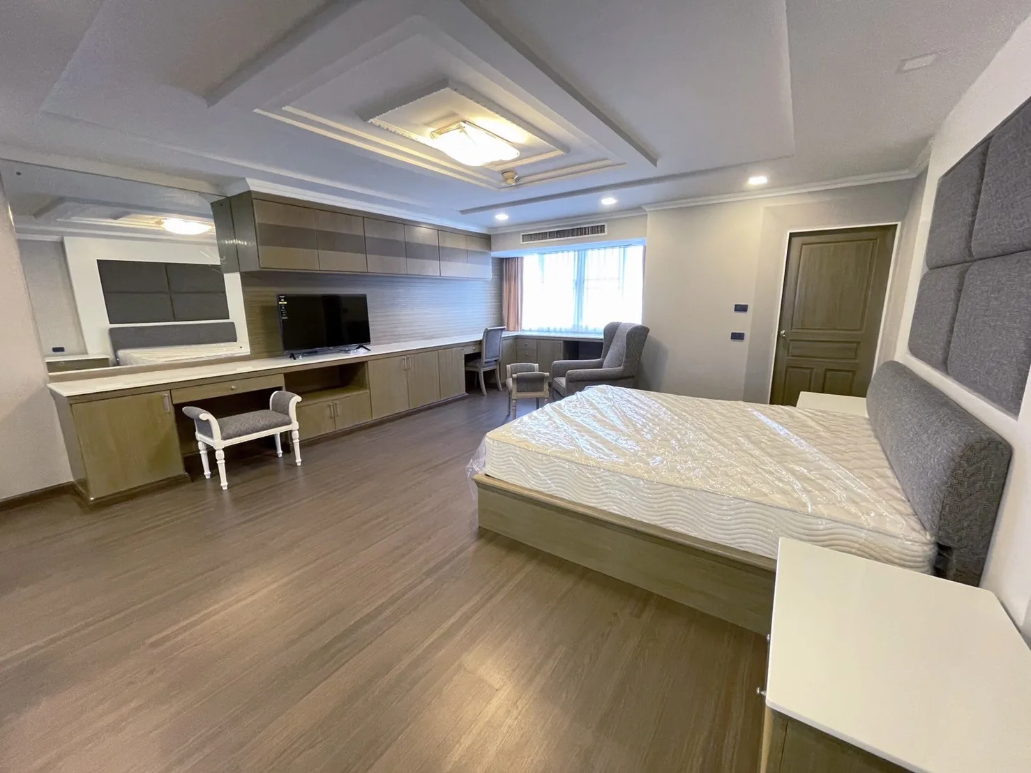Property photos for Oriental Towers