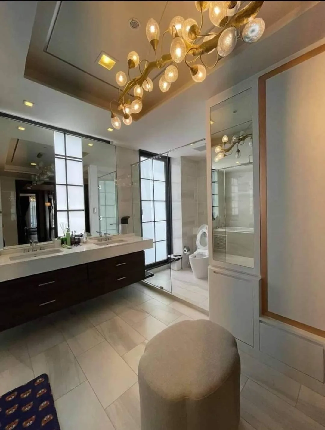 Property photos for Quarter 31