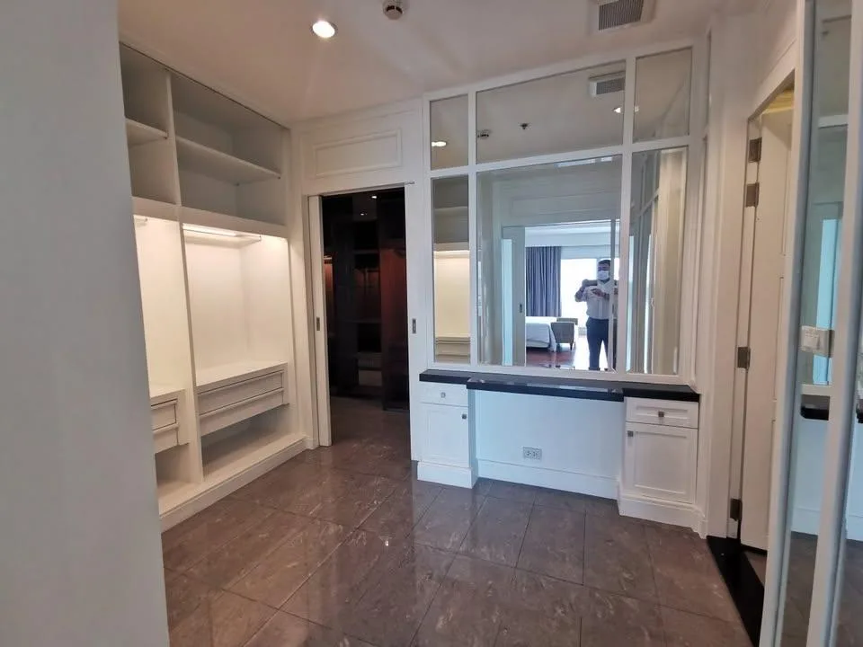 Property photos for Royal Residence Park