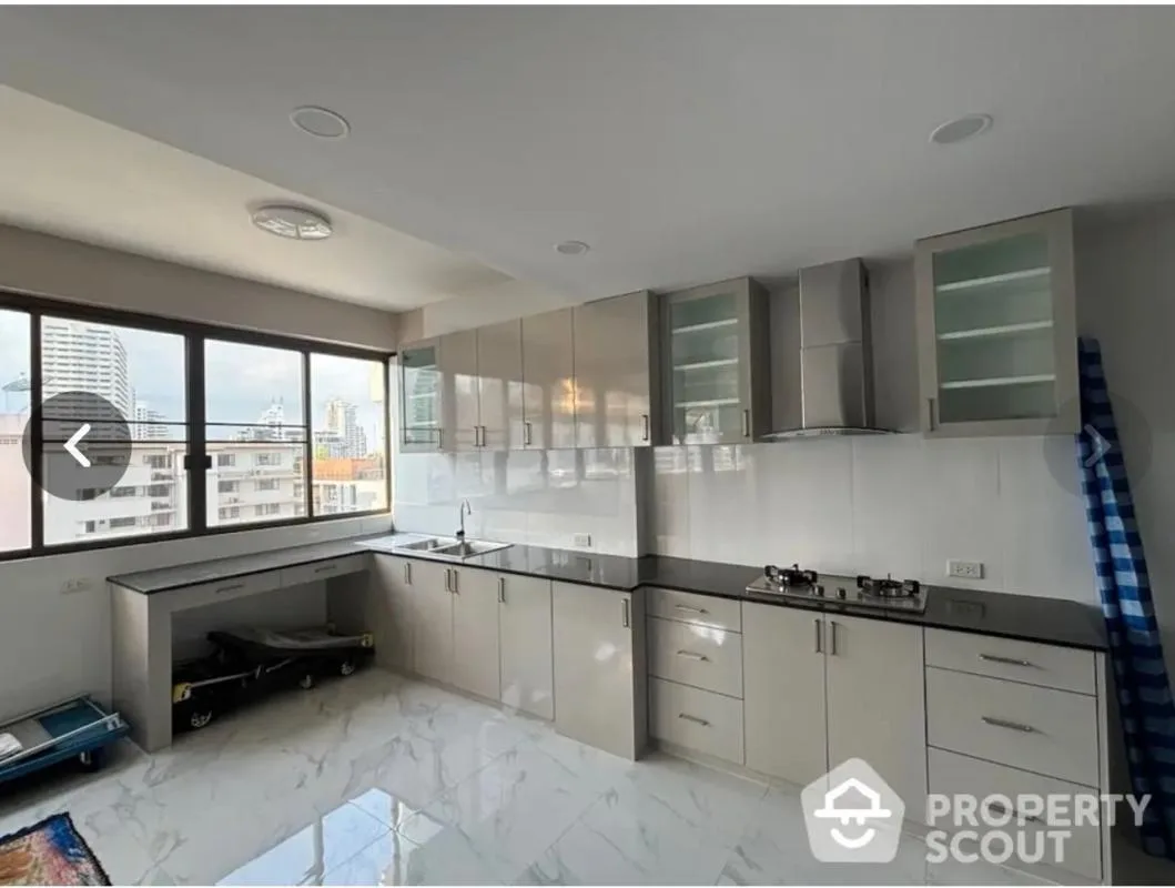 Property photos for Tongtip Mansion