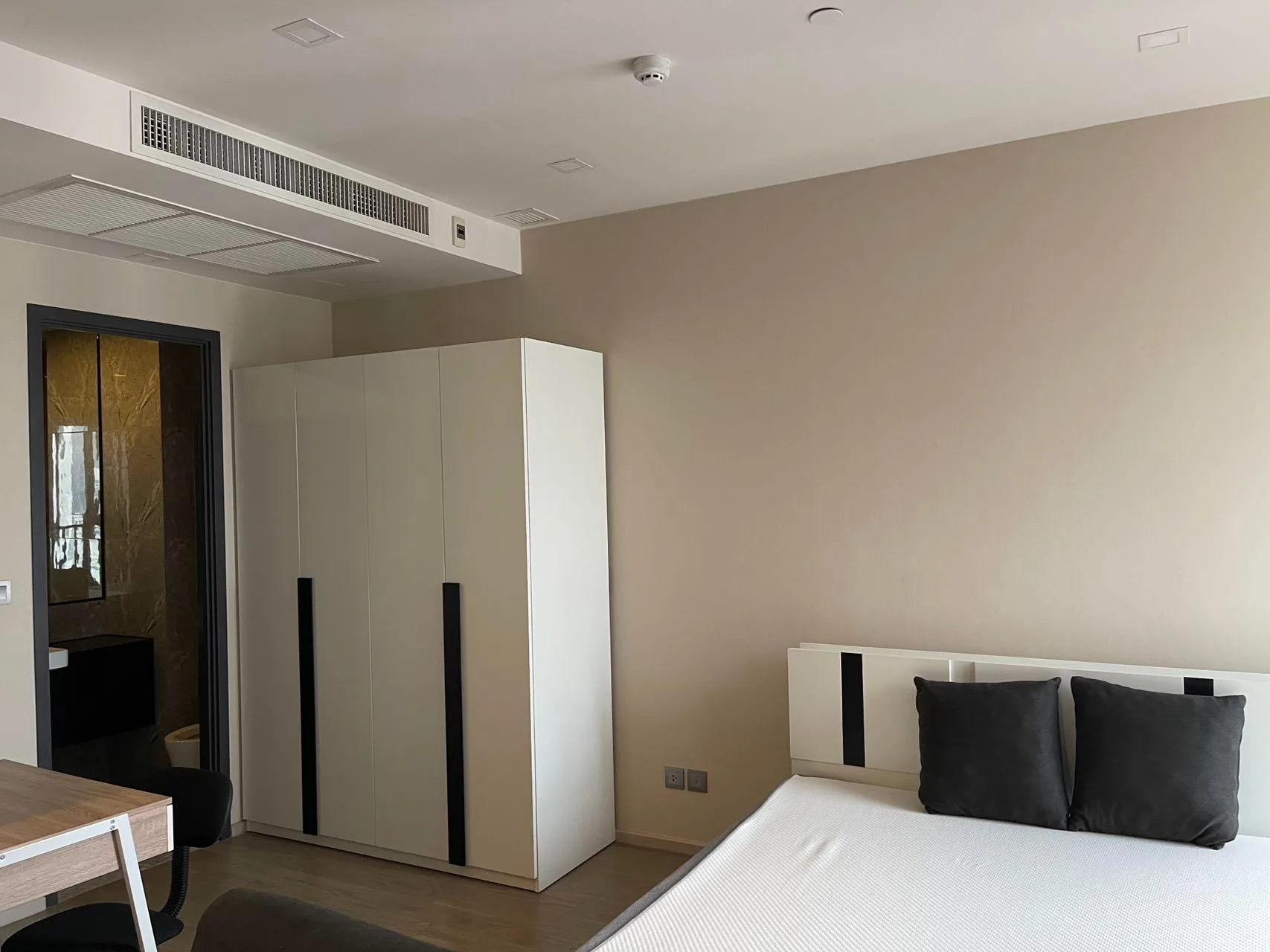 Property photos for Ashton Asoke