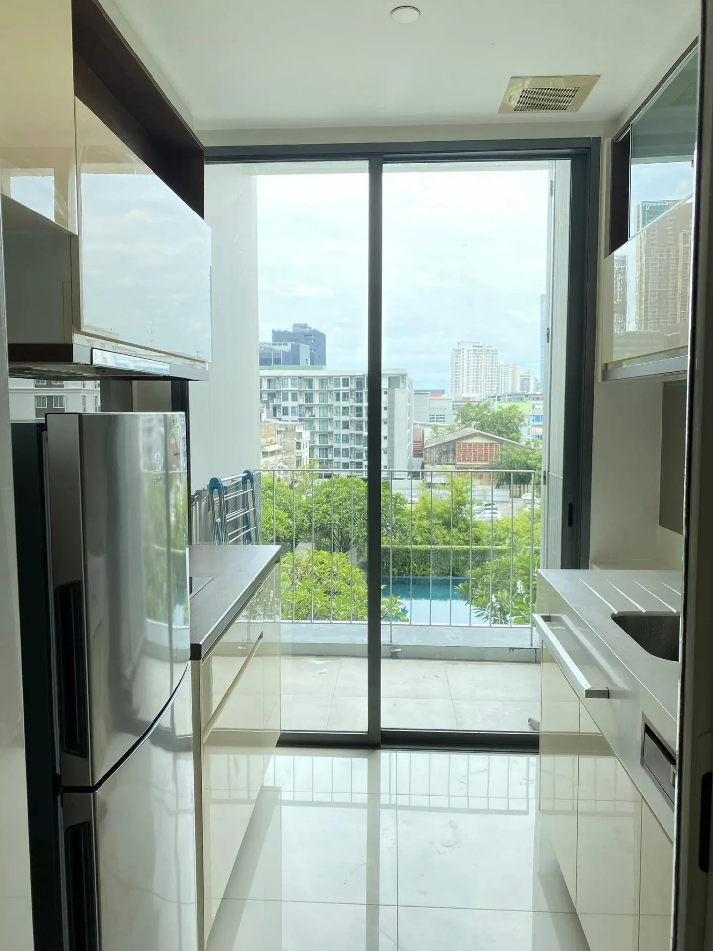 Property photos for The Room Sukhumvit 62