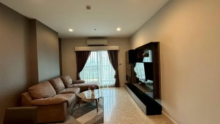 Property photos for The Crest Sukhumvit 34