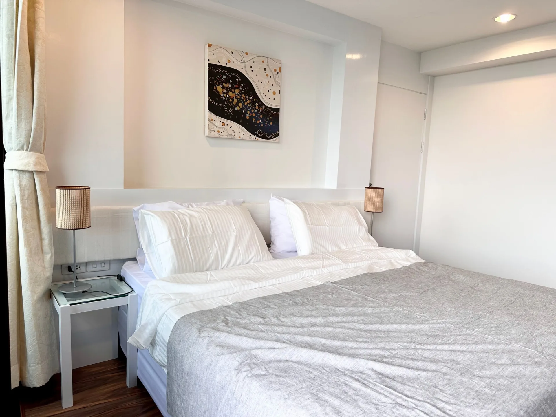 Property photos for The Royal Place 1