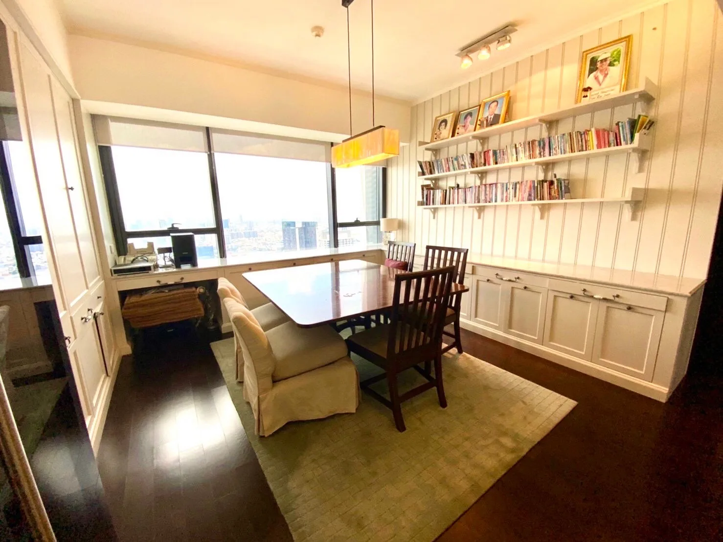 Property photos for The Met