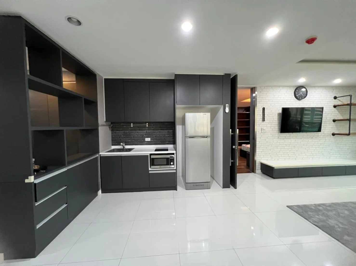 Property photos for Lake Avenue 16